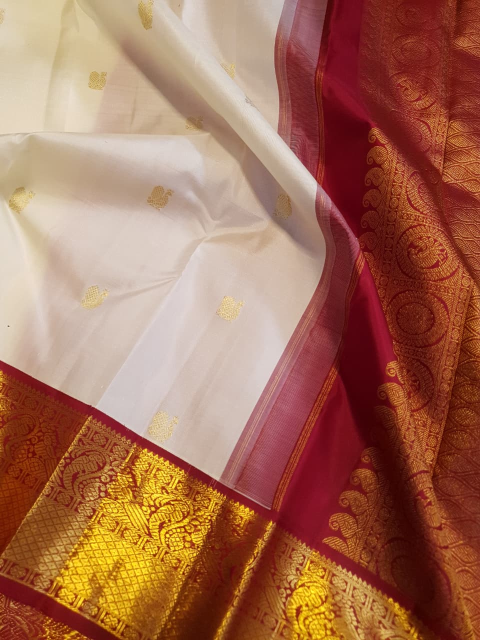 Off White Kanchipuram Handloom 2G Gold Pattu Silk Bridal Saree