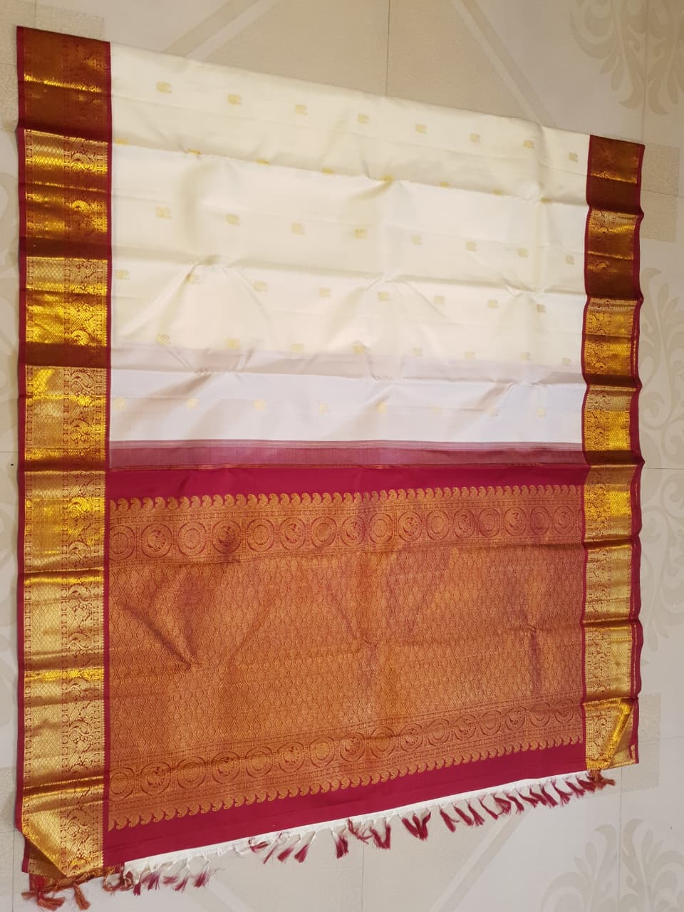 Off White Kanchipuram Handloom 2G Gold Pattu Silk Bridal Saree