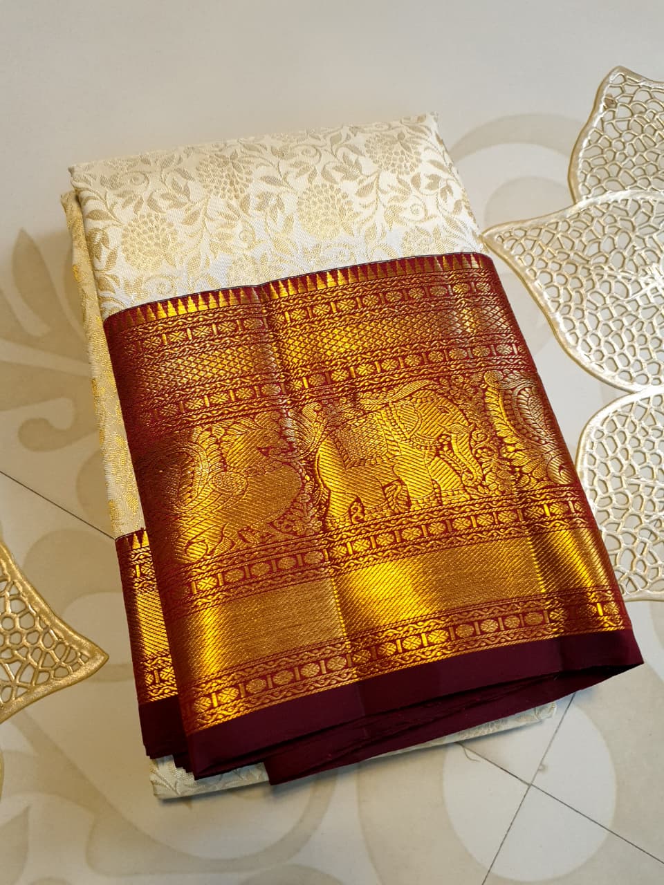 Off White Kanchipuram Handloom 2G Gold Pattu Silk Bridal Saree with rich red and gold zari borders