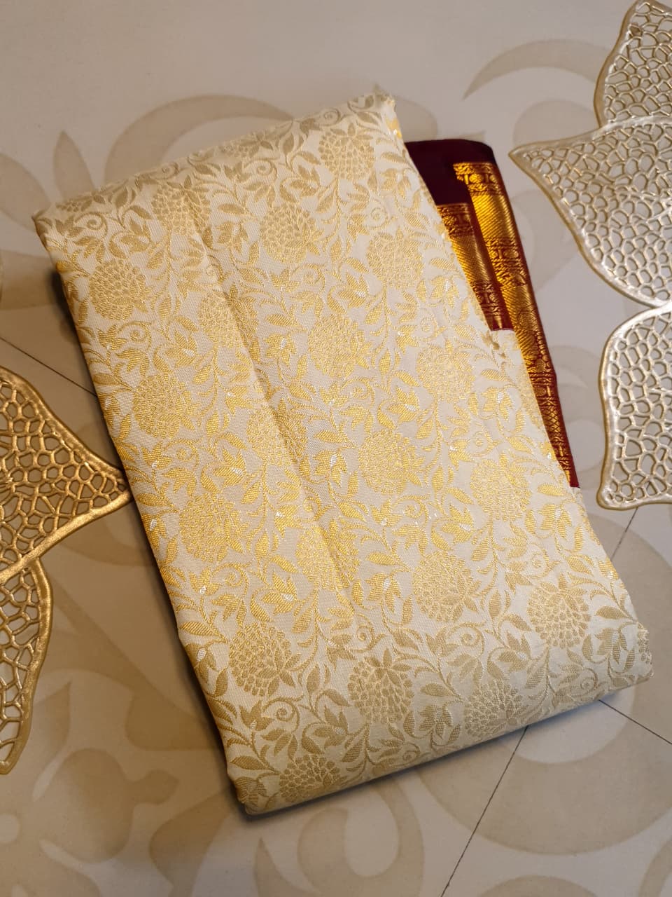 Off White Kanchipuram Handloom 2G Gold Pattu Silk Bridal Saree with rich red and gold zari borders