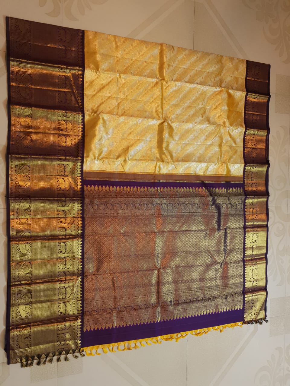 Luxurious Gold Kanchipuram Handloom 2G Gold Tissue Silk Saree with a rich purple and zari woven border and pallu