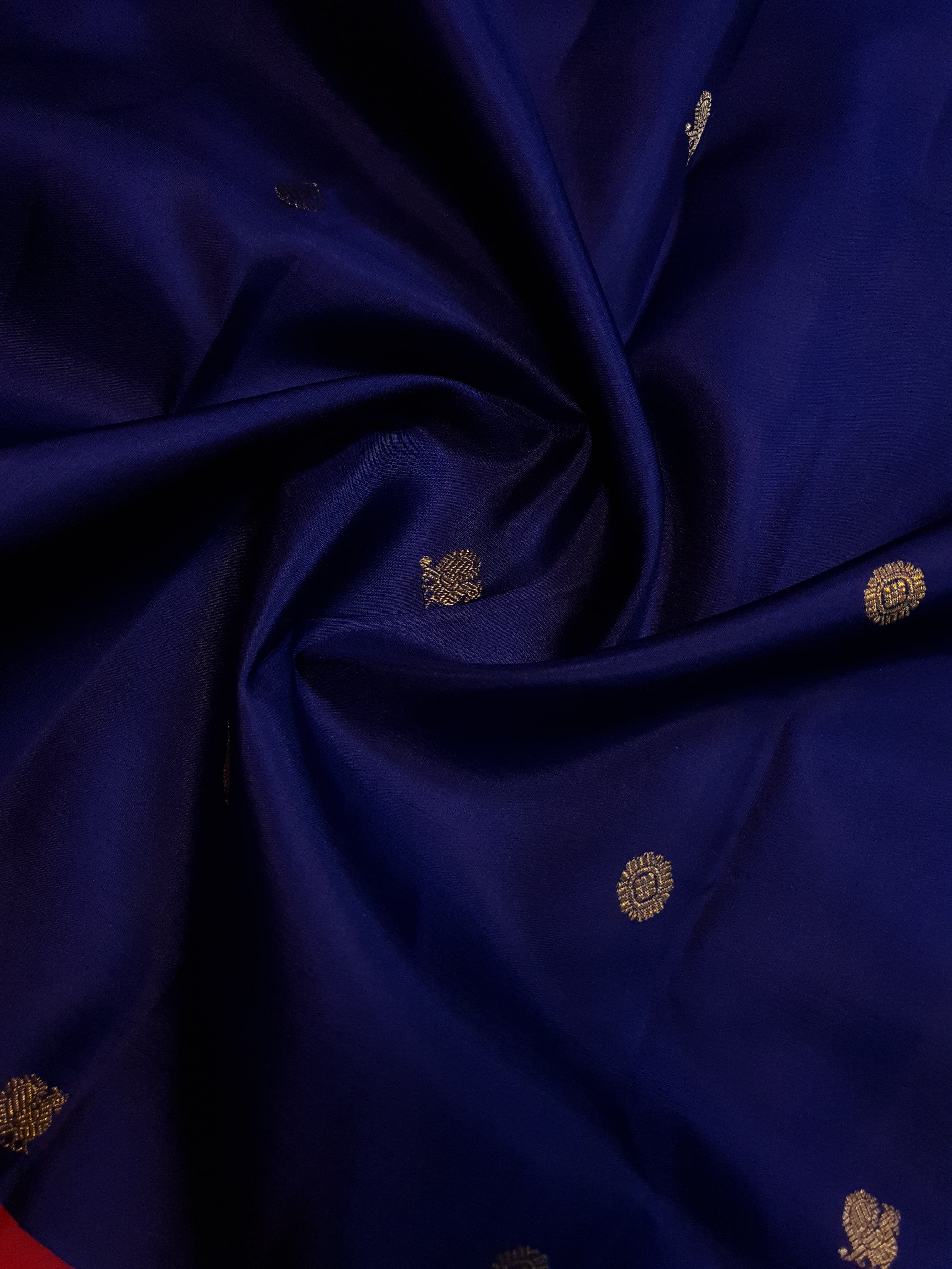 Royal Blue Kanchipuram Handloom 3G Gold Korvai Silk Ganga Jamuna Saree with traditional buttas and dual-color borders.