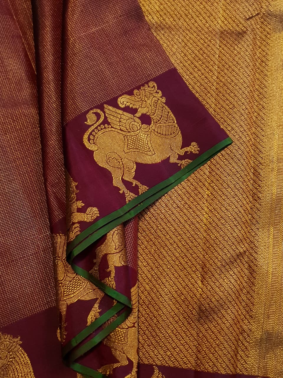 Maroon Kanchipuram Handloom 2G Gold Pattu Silk Saree