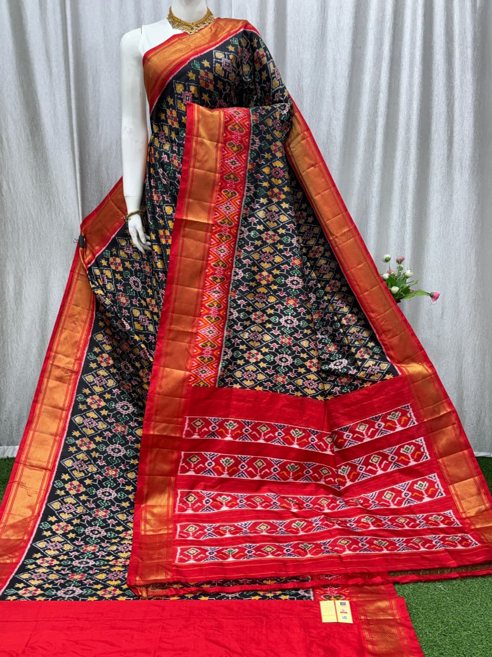 Silk Mark Certfied Pochampally Handloom Ikkat/Ikat Patola Silk Sarees