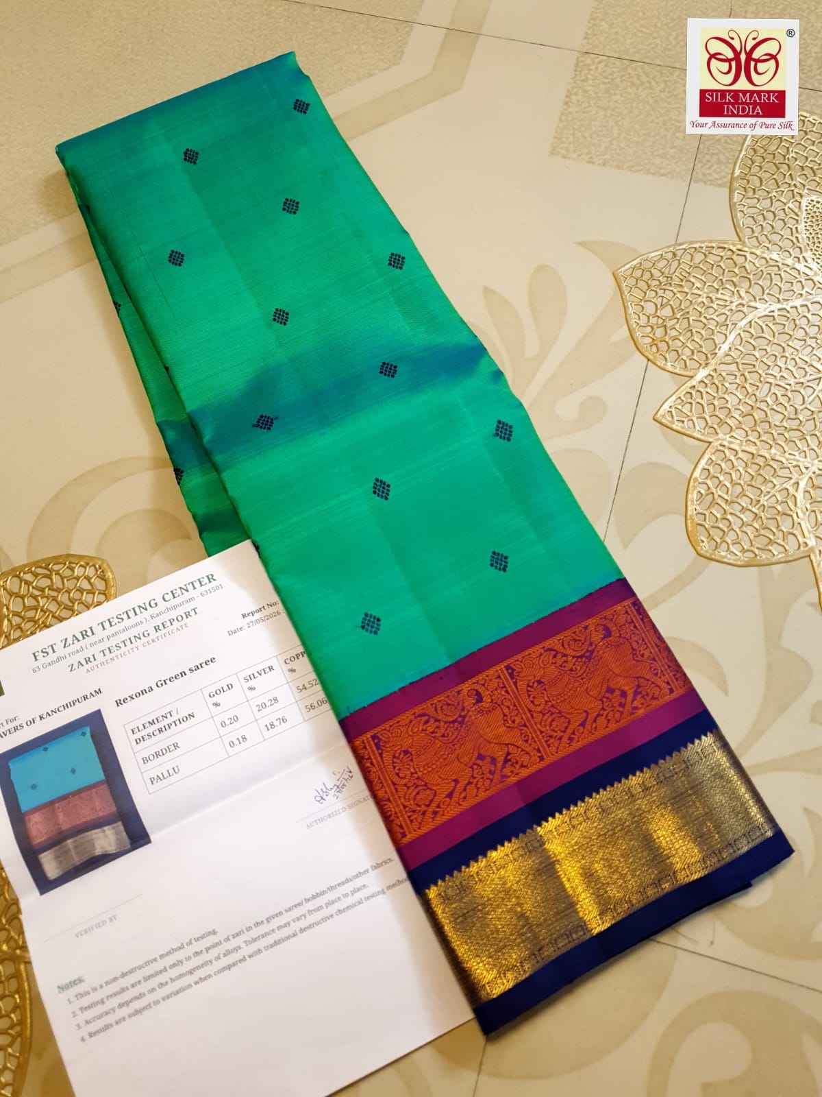 A radiant rexona green Kanchipuram handloom 3G gold vintage korvai silk saree showcasing two-tone contrast borders and intricate motifs.