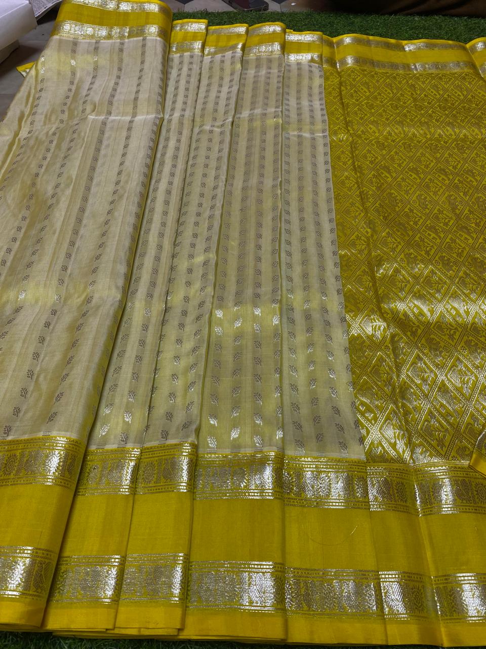 Dual Tone Lemon Venkatagiri Handloom Pattu Silk Saree