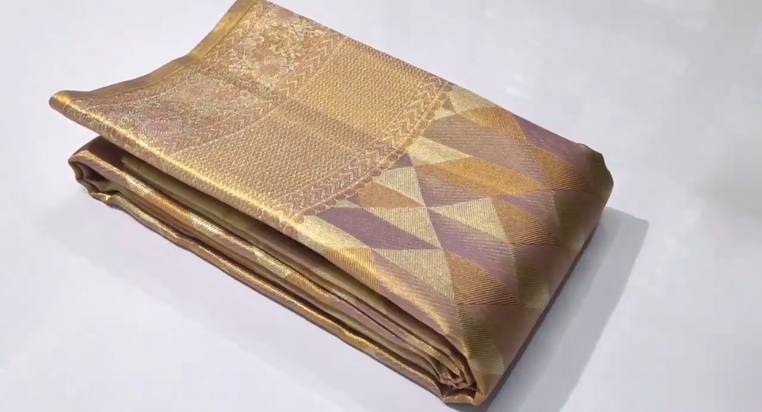 Lavender Kanchipuram Handloom Geometric Tissue Brocade Silk Saree