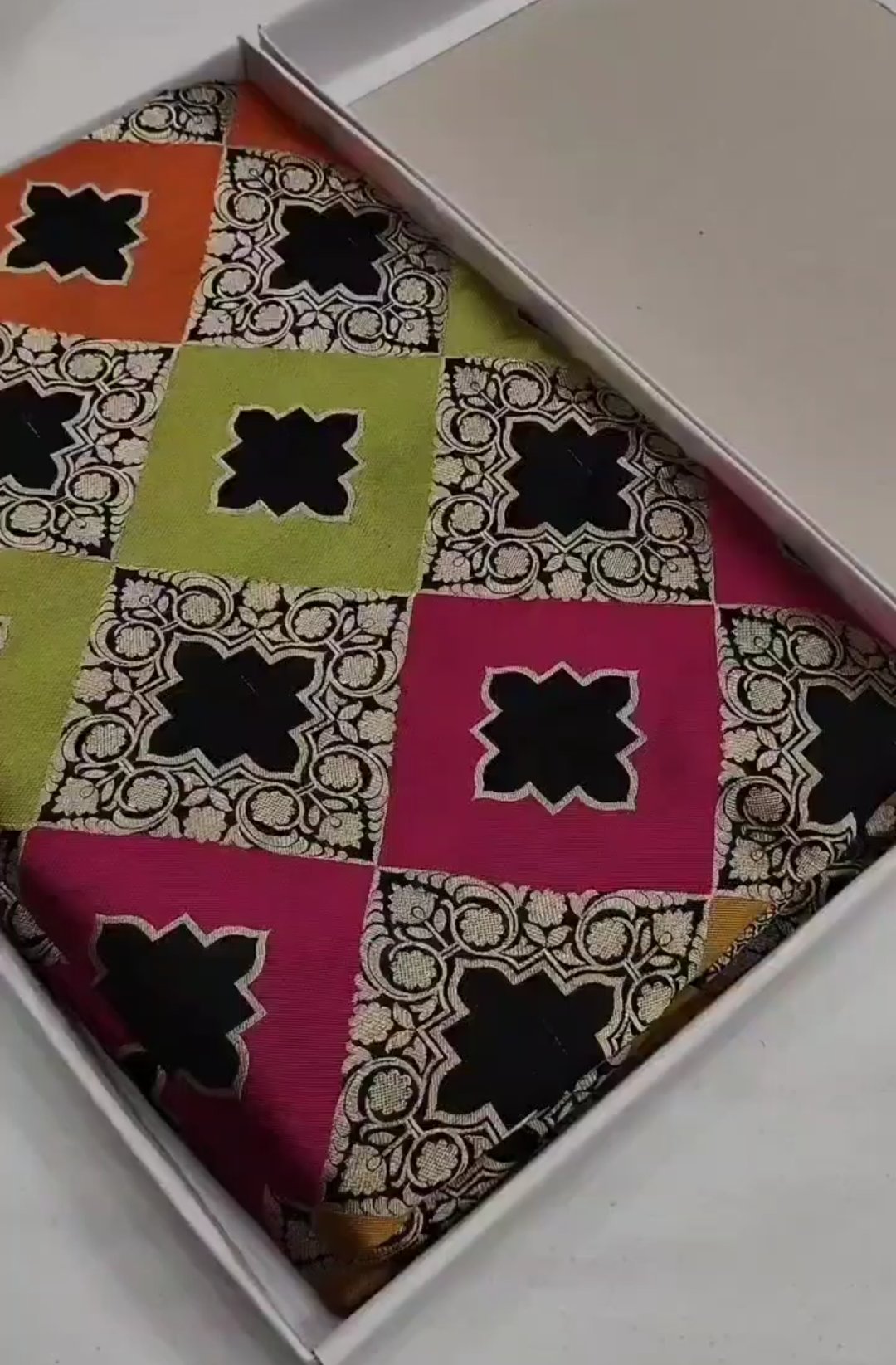 Black Banarasi Handloom Katan Silk Rangkaat Meenakari Saree