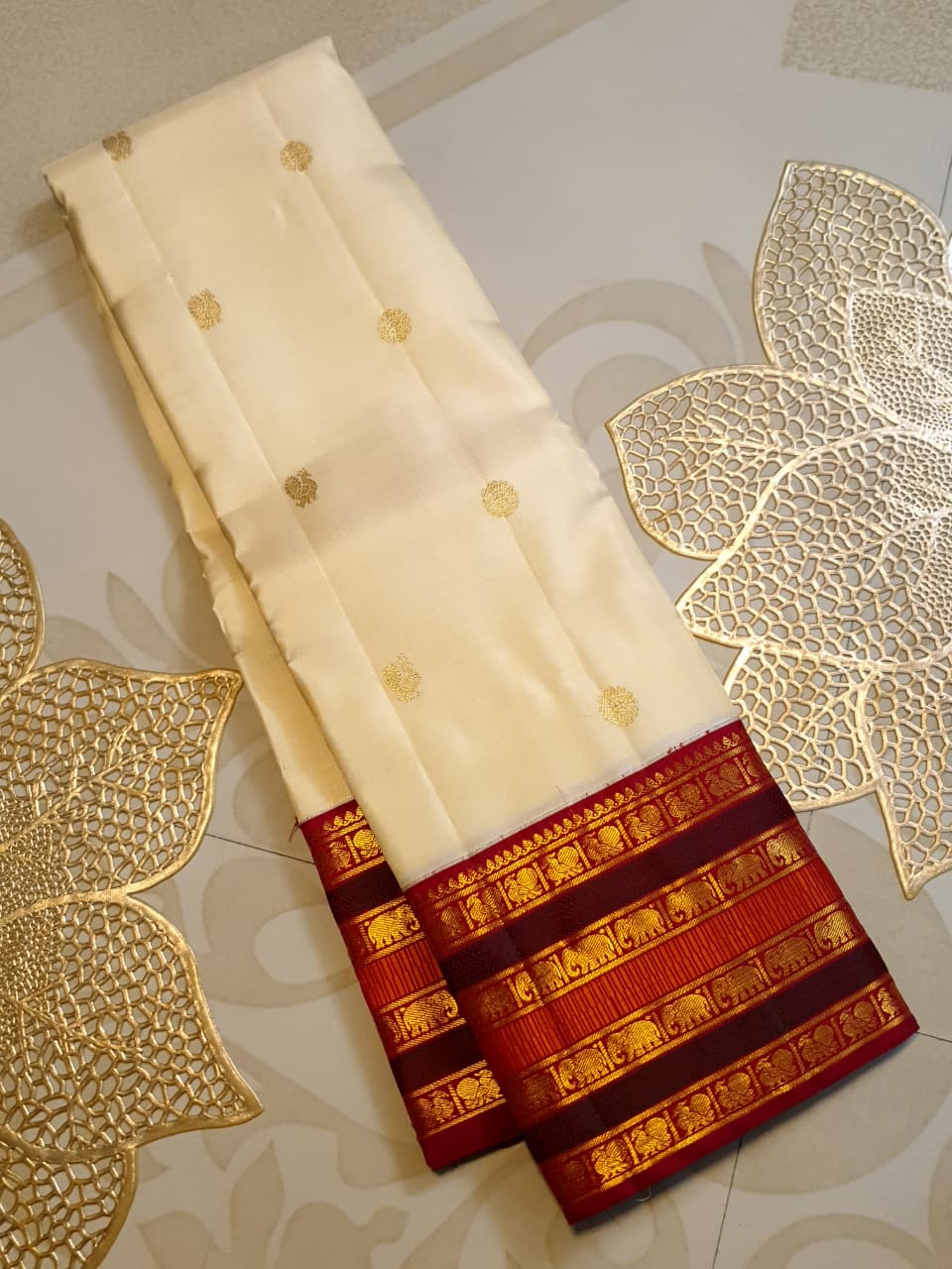 Cream Kanchipuram Handloom 2G Gold Korvai Silk Saree