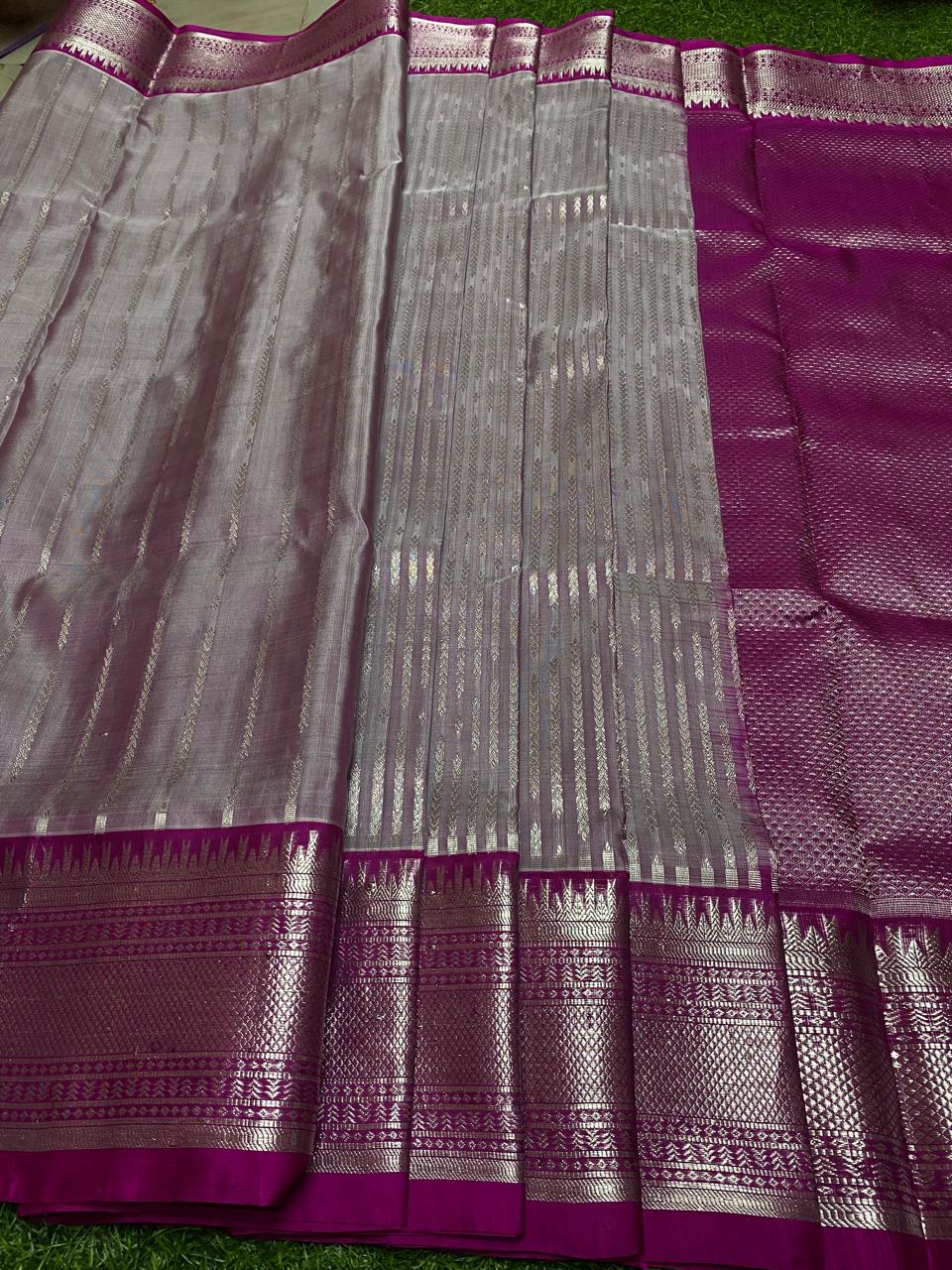 Olive Green Venkatagiri Handloom Pattu Silk Saree