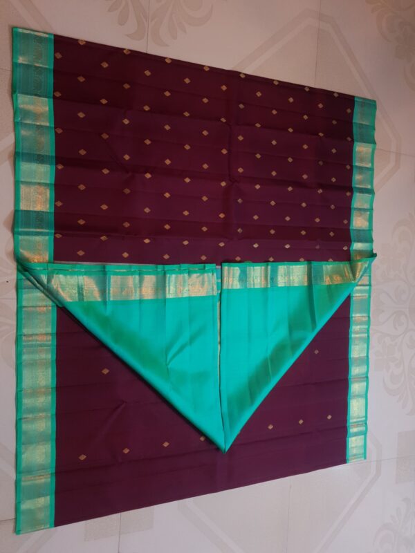 Dark Maroon Pure Kanchipuram Handloom 4 Gram Pure Gold Zari Tested Bridal Silk Mark Certified Saree