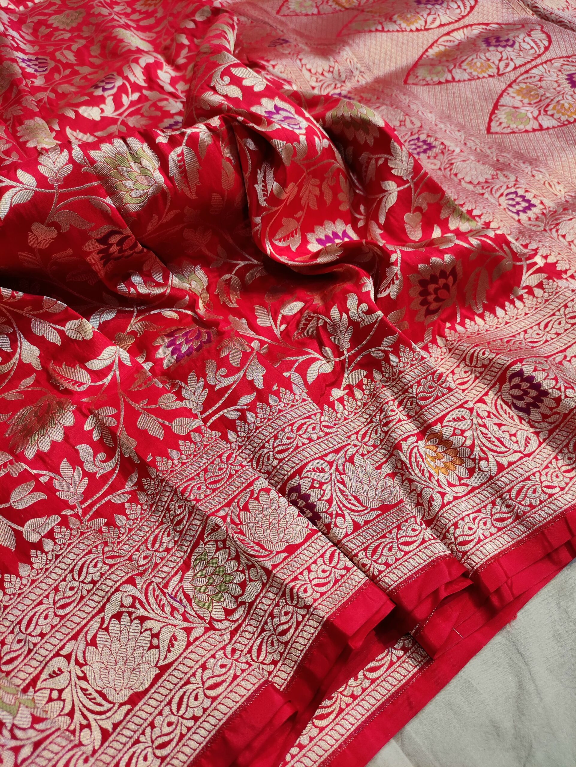 Dual Tone Red Banarasi Handloom Pure Katan Silk Meenakari Jangla Gold Zari Saree