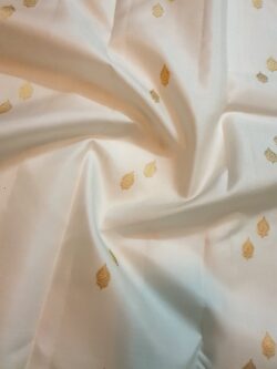 Off White Kanchipuram Handloom 2G Gold Bridal Silk Saree