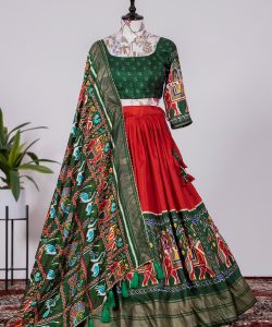 Traditional Patola Print Chania Choli/Lehenga Choli Set in Dola Silk